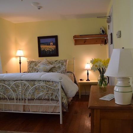 The New Hampshire Mountain Inn Wilmot Extérieur photo