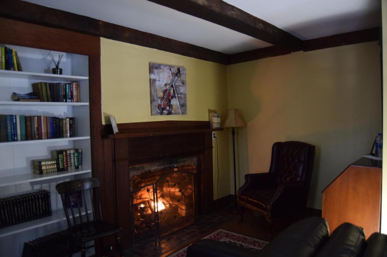 The New Hampshire Mountain Inn Wilmot Extérieur photo